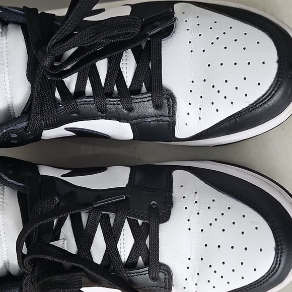 Nike Dunk Low Pandas - Picture 6 of 8